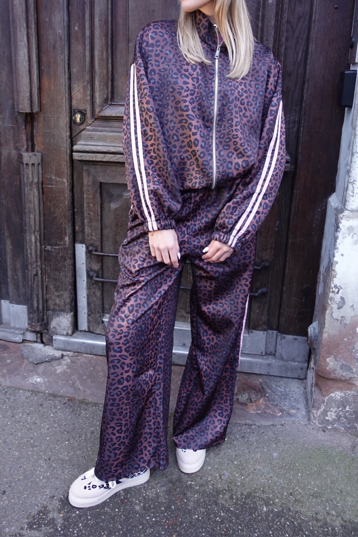 ENSEMBLE LEO