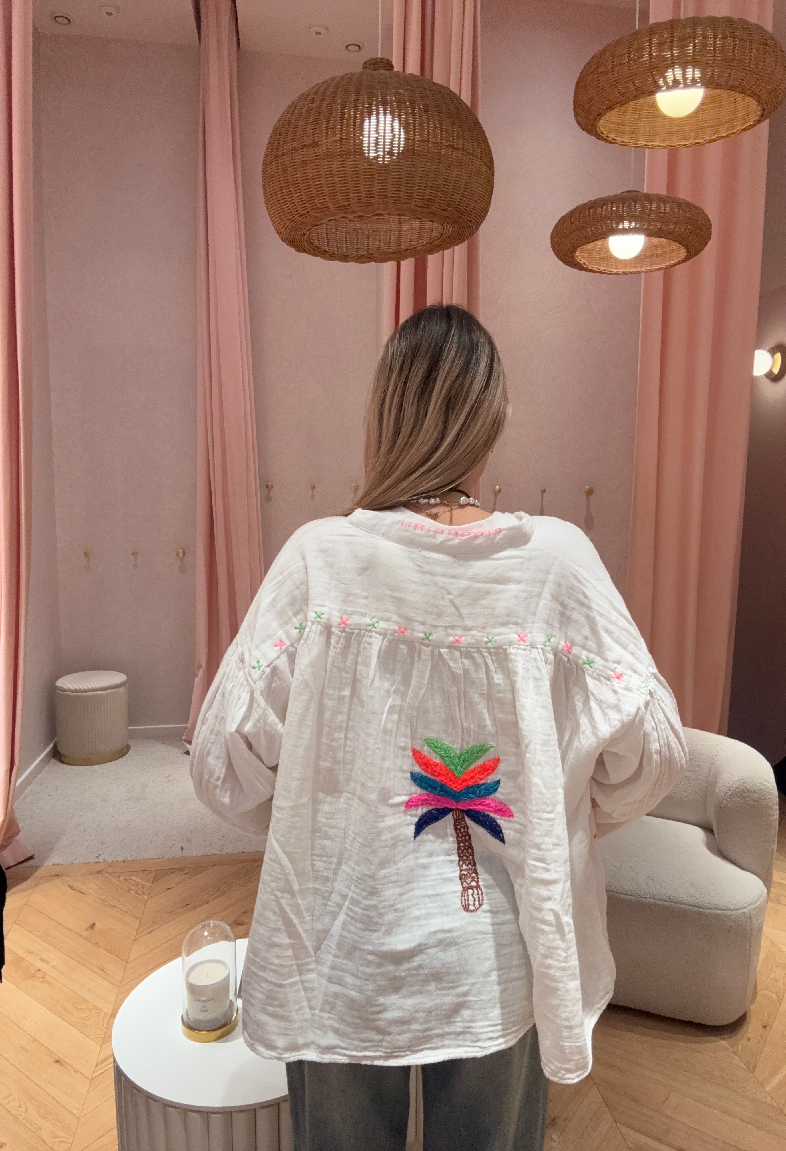 CHEMISE CORNER