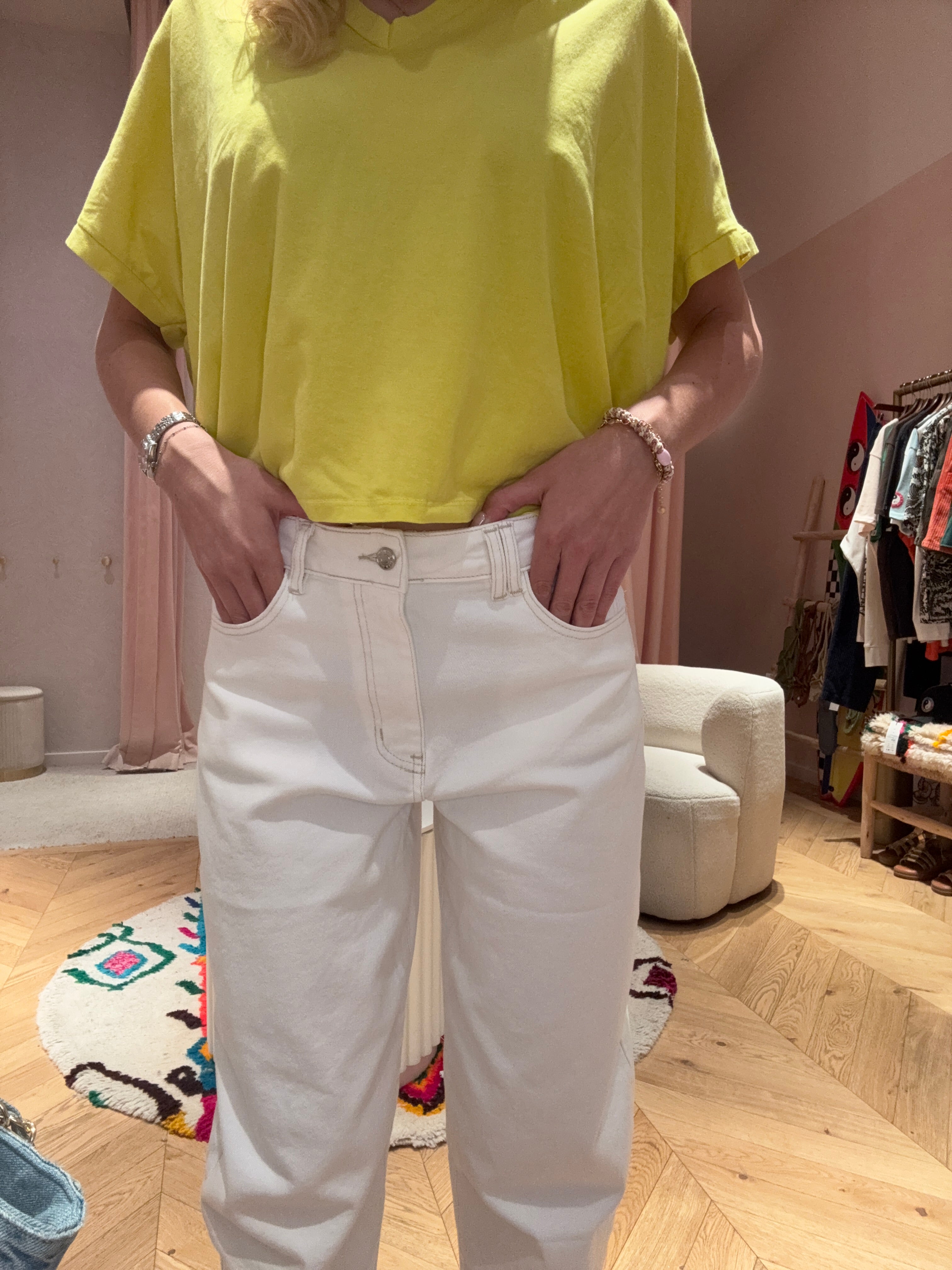 T-SHIRT V