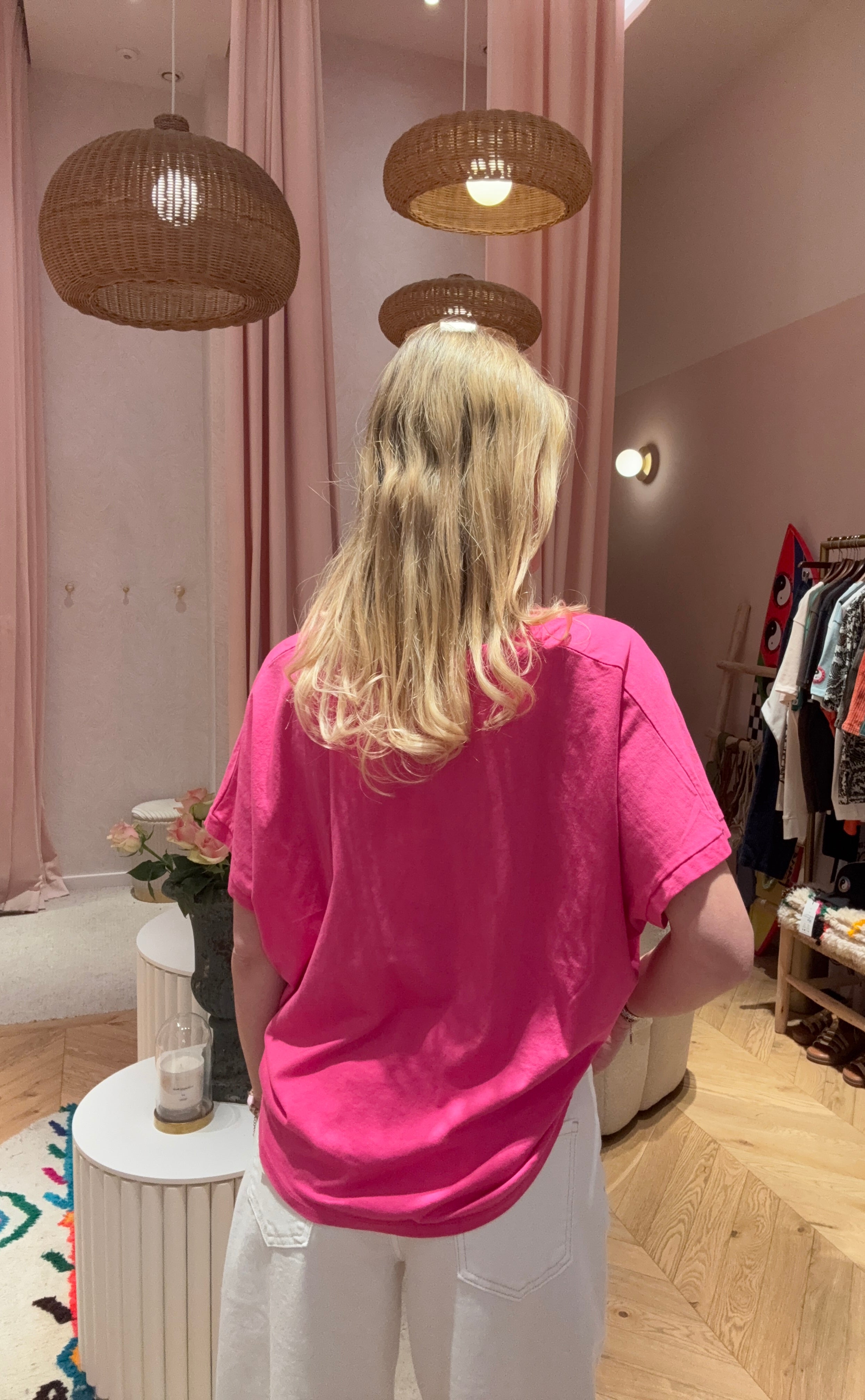 T-SHIRT V